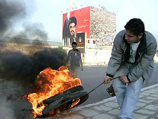 012307_hezbollah_protestor1