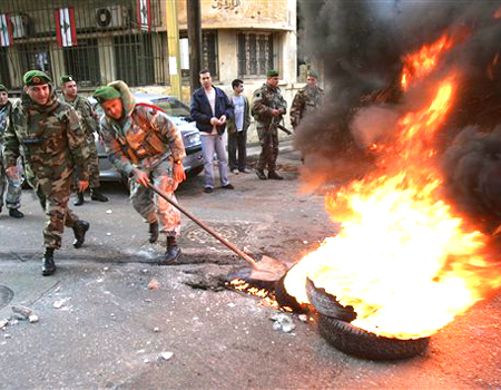 012307_lebanon_tirefire1