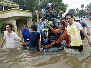 020307_indonesia_floods2