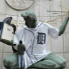 102006_Detroit_Statue